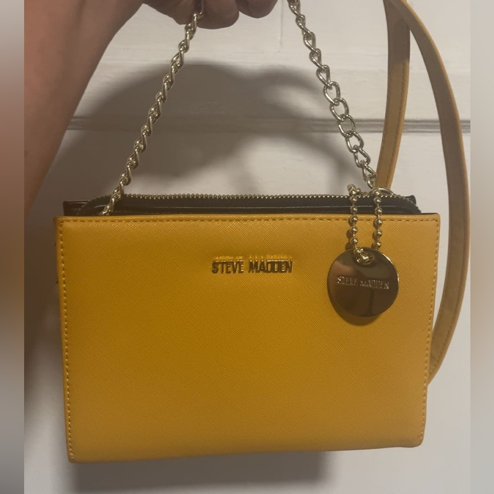 Steve Madden Mustard Crossbody Bag with Gold Chain